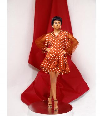 With her brand new SS22 Collection, EhiWoman introduces a slew of rich, vibrant pieces; EWURABA (Her Reflection).

The Abuja-based fashion label recently debuted an exciting new collection in Accra, Ghana. The collection is inspired by the ‘power of women’.

Click the link in bio to see the entire SS 22 Collection

#ghanaianfashiondesigner
#nigerianfashiondesigner  
#nigerianfashionblogger #africanluxurybrand 
#luxuryoutofafrica